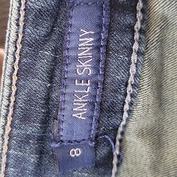 Seven7 Embellished/Distressed Denim Jeans, 5 Pocket, Skinny Ankle Size 8 - Picture 7 of 13